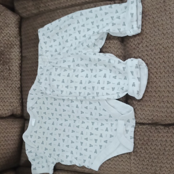 Name Brand 0-3 month clothing lot - Picture 8 of 13